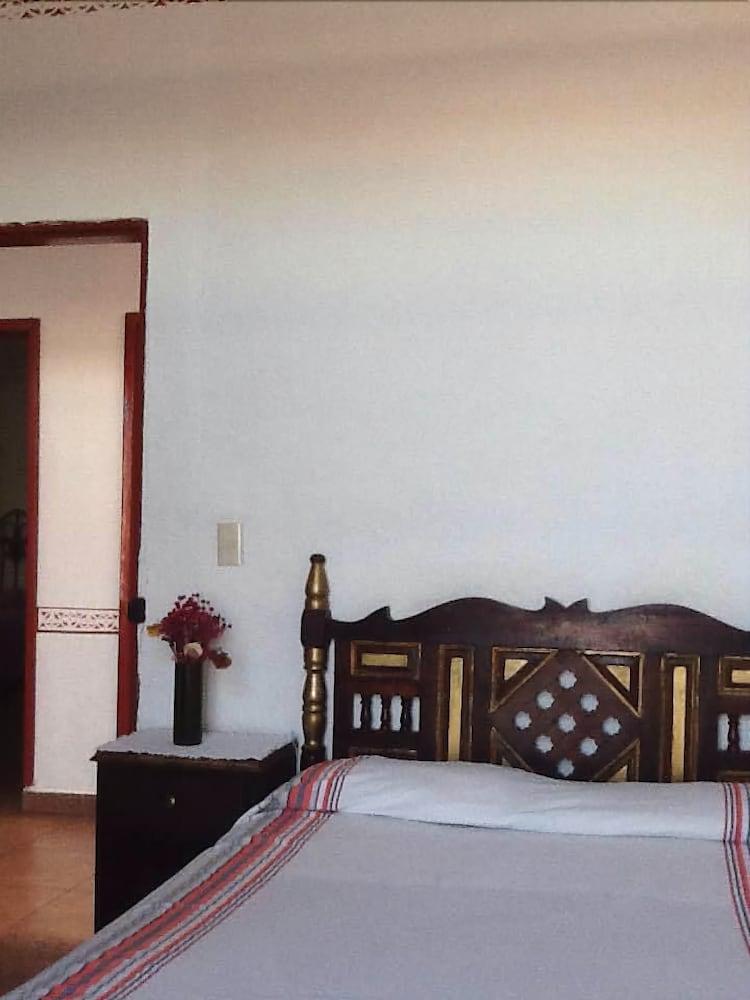 Posada De San Agustin Pátzcuaro Екстериор снимка